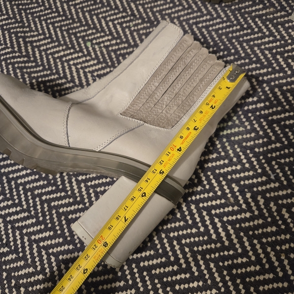 Free People Chunky Chelsea Ankle Boots in Light Beige and Taupe Trim - Picture 13 of 13